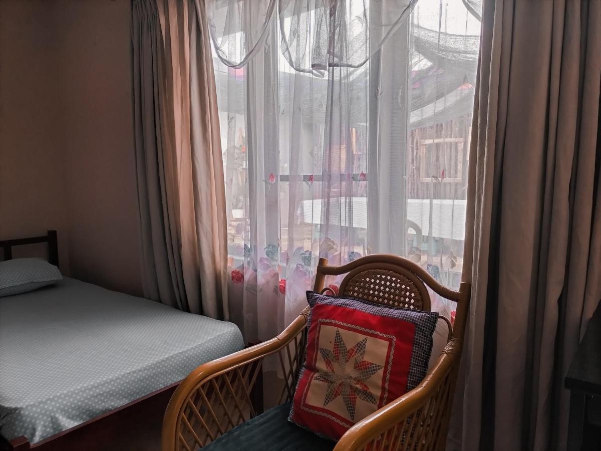 Brussels Homestay Kost Balige Eksteriør bilde